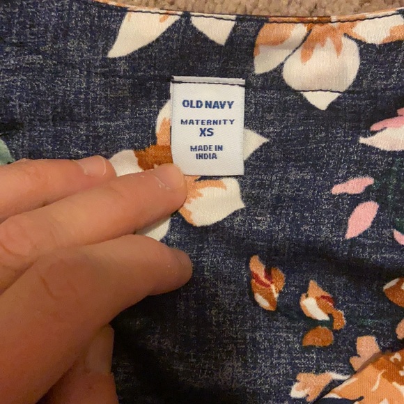 Old Navy Maternity Top - XS - Picture 5 of 6